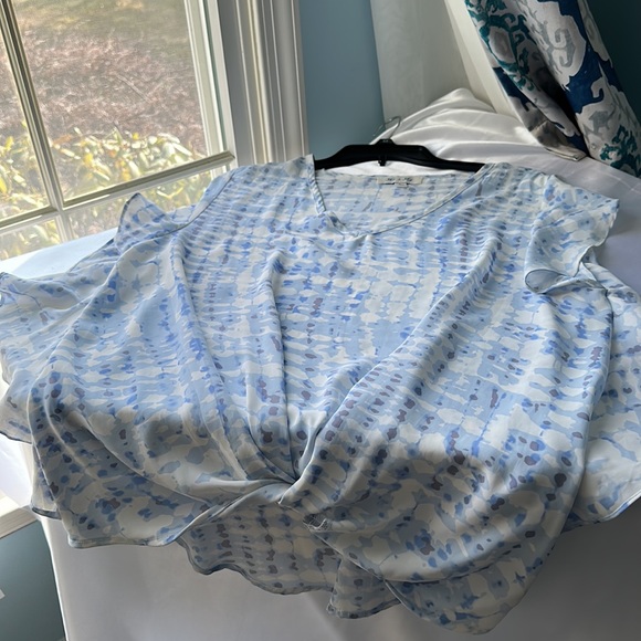 She and Sky flutter short sleeve top - Picture 4 of 9